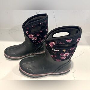 BOGS all season boots size 38 (size 7- 7.5)